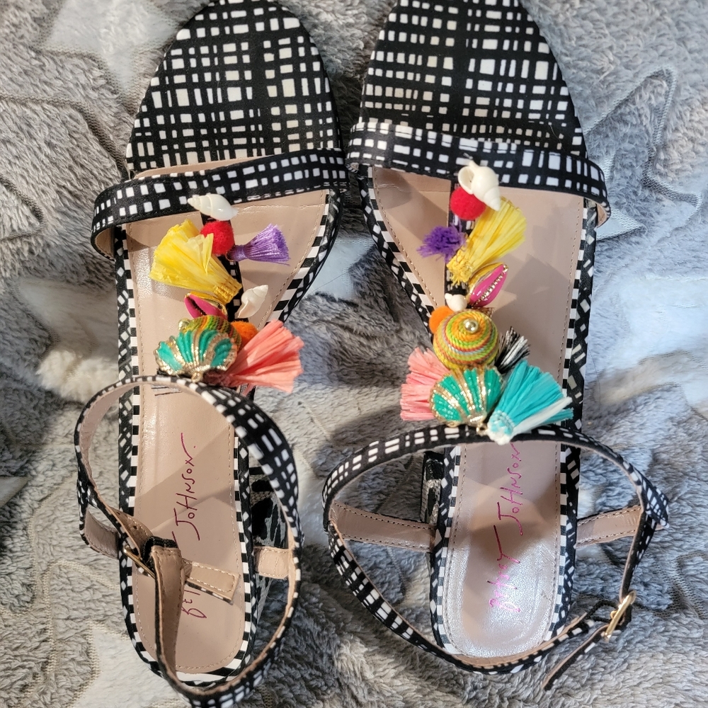 Betsy Johnson Block Heel Sandals 8.5
